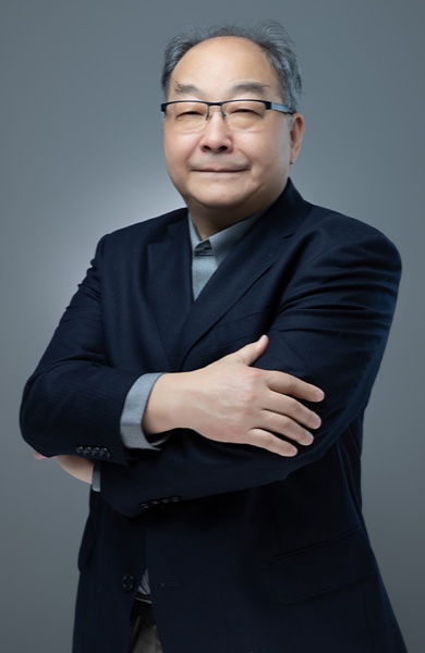 Xiangen Hu